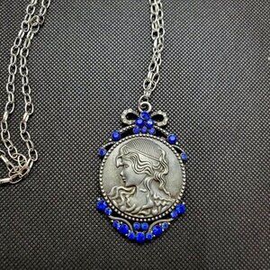 : 💎 Elegant Cameo Crystal Necklaces: Timeless Treasures 💎